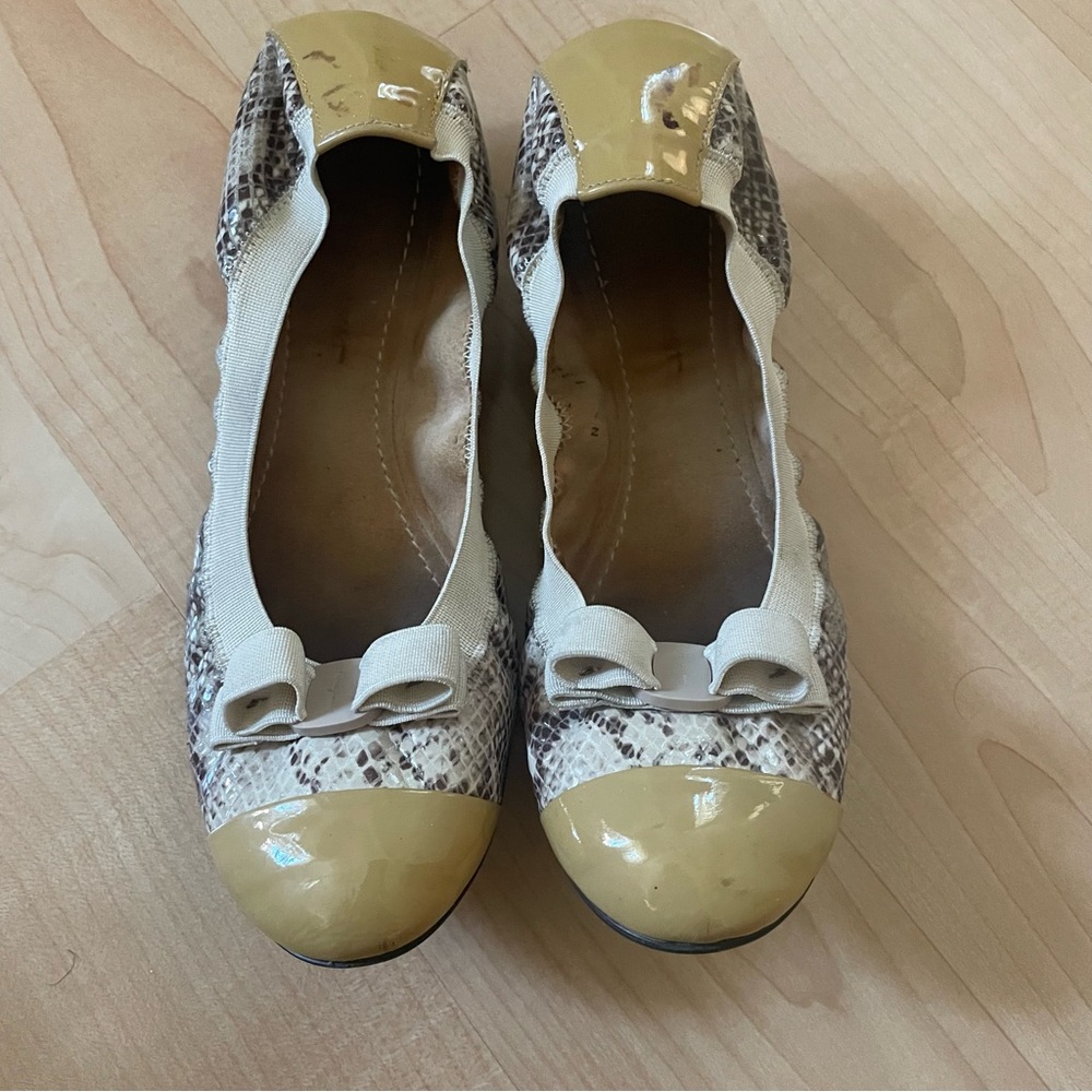 Salvatore Ferragamo Stylish Beige and Cream snakeskin Ballet Flats 7